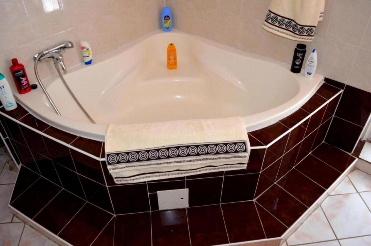 רוז'ומברוק Chalupa Riviera A Apartmany Riviera - Liptov Besenova מראה חיצוני תמונה