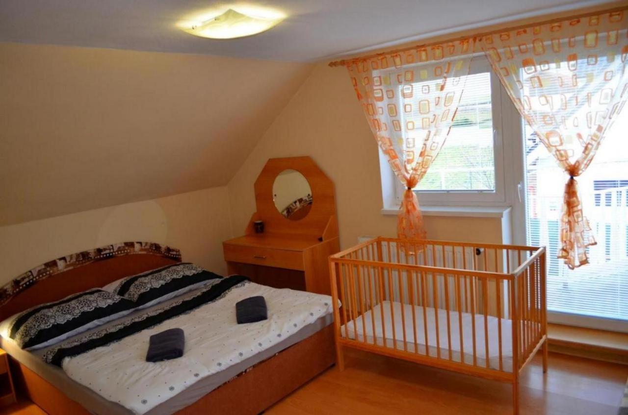 רוז'ומברוק Chalupa Riviera A Apartmany Riviera - Liptov Besenova מראה חיצוני תמונה