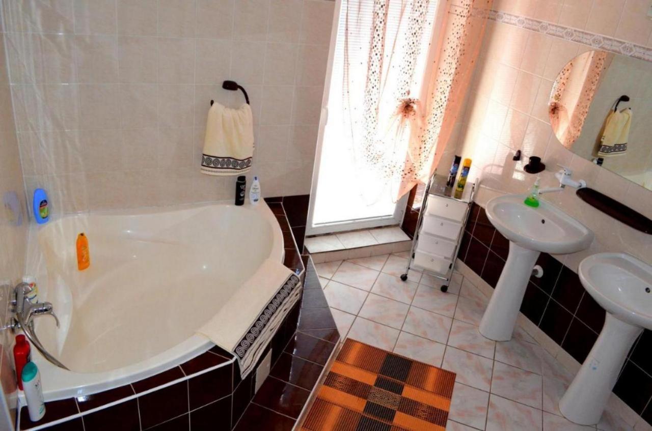 רוז'ומברוק Chalupa Riviera A Apartmany Riviera - Liptov Besenova מראה חיצוני תמונה