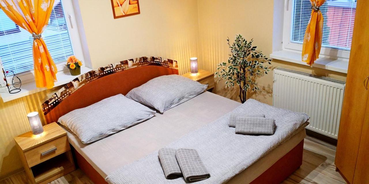 רוז'ומברוק Chalupa Riviera A Apartmany Riviera - Liptov Besenova מראה חיצוני תמונה